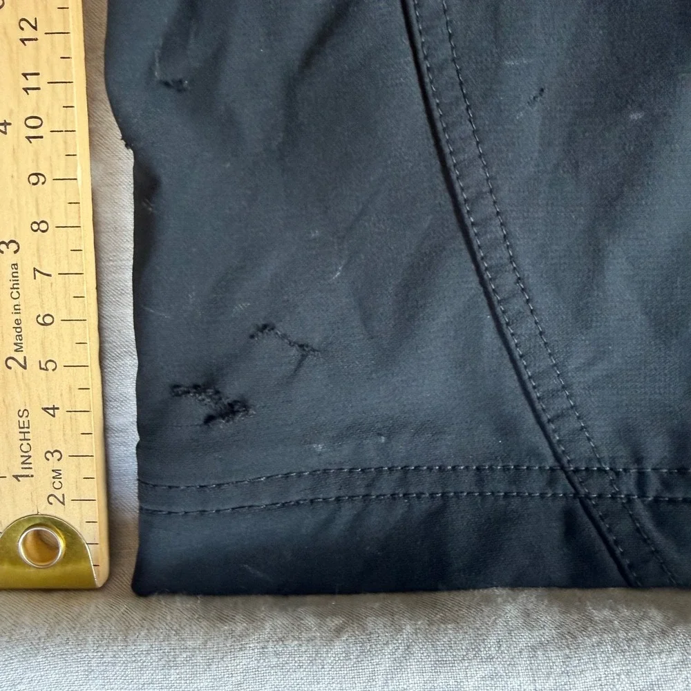 Mountain Hardwear Hiking Pants Mens M Short Black Good Softshell OM3508 Flaw